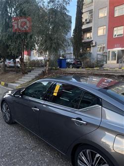 نيسان ألتيما